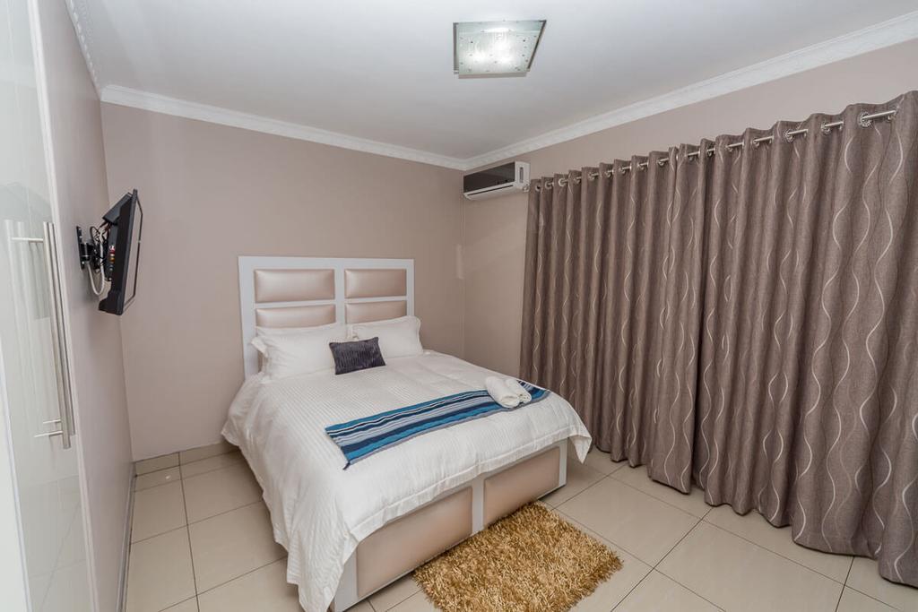 The Musafer Travel Lodge Pietermaritzburg Exterior photo